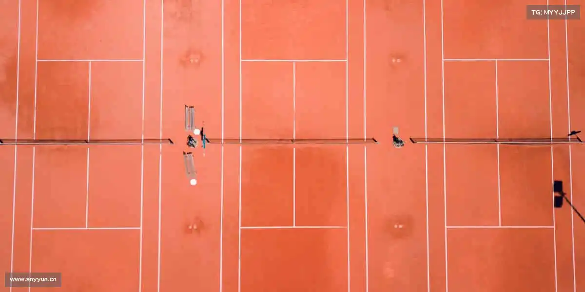 必一🎾挥动球拍，让每一次击球都充满斗志！